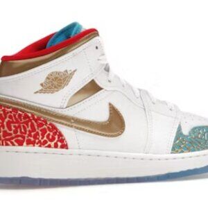 Jordan 1 MidSneaker School NC to Chicago